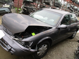 1998 TOYOTA CAMRY LE PEARL BLUE 2.2L AT Z16214